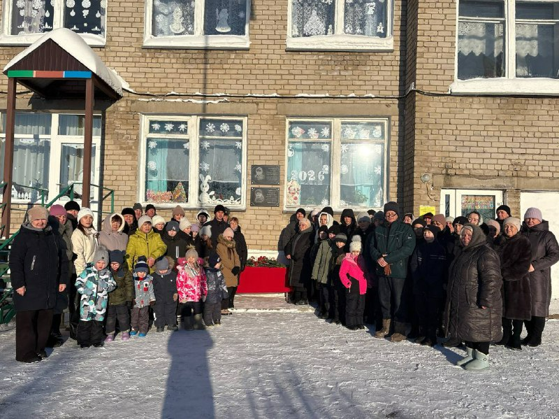 В селе Старое Гришкино открыли мемориальные доски героям