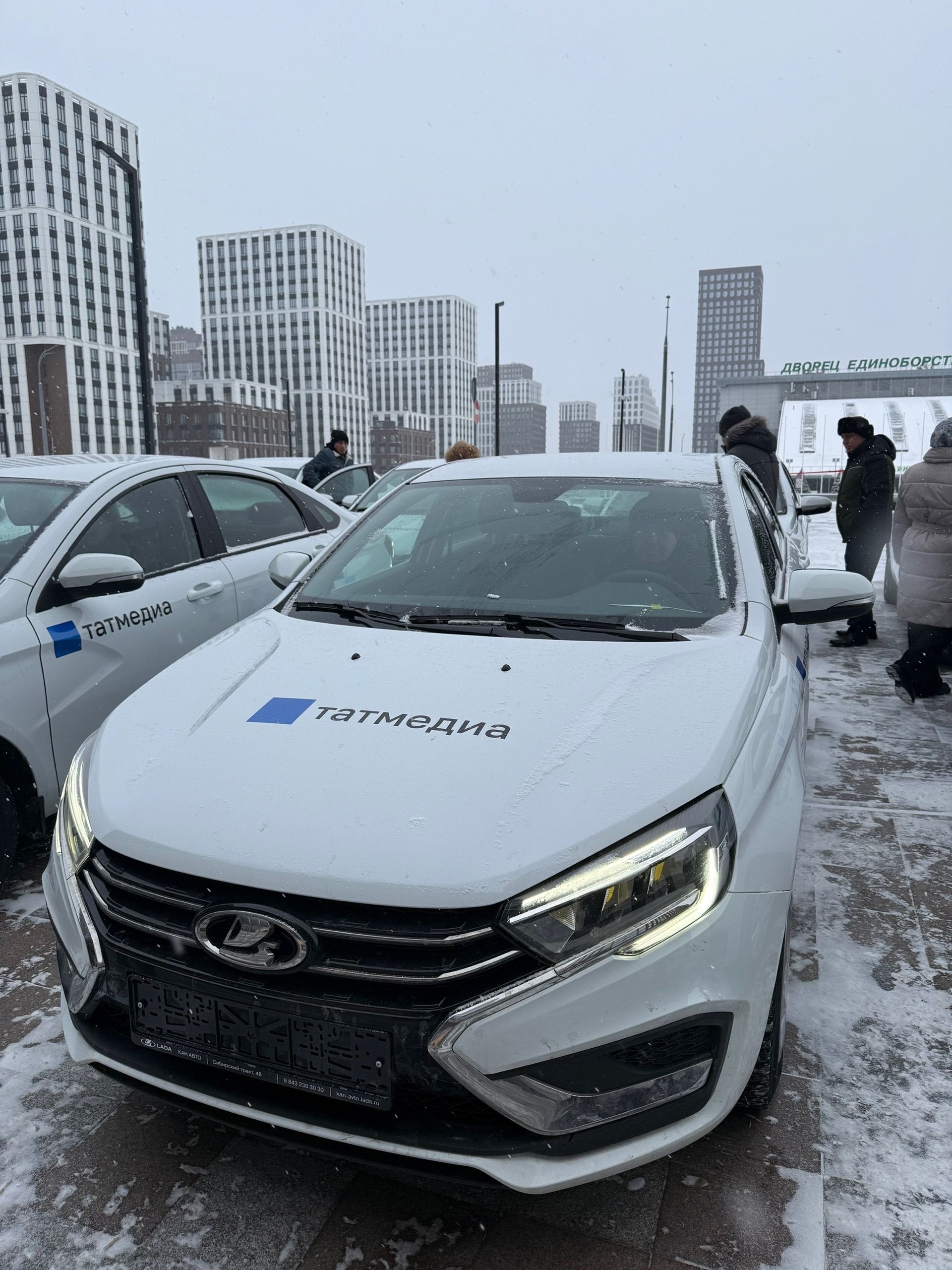 Филиалам АО «Татмедиа» вручили автомобили в преддверии Нового года