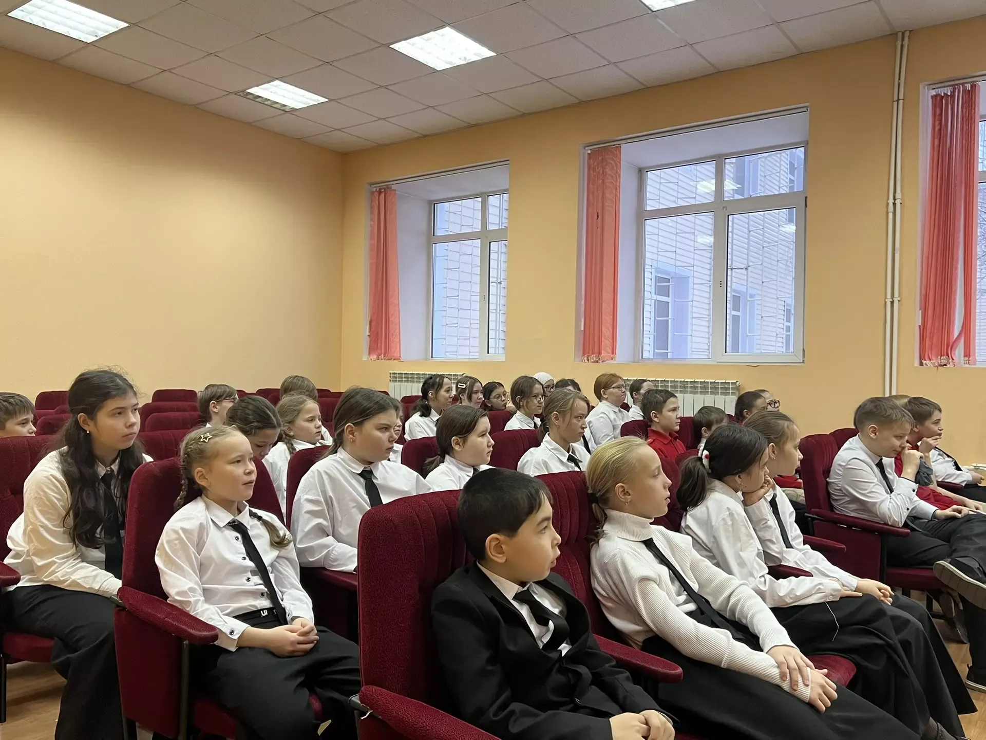 Безопасные каникулы: менделеевским школьникам напомнили правила поведения на зимних дорогах