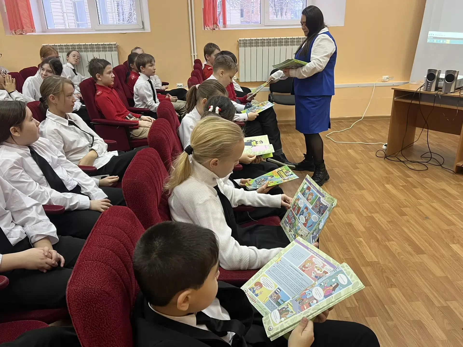Безопасные каникулы: менделеевским школьникам напомнили правила поведения на зимних дорогах