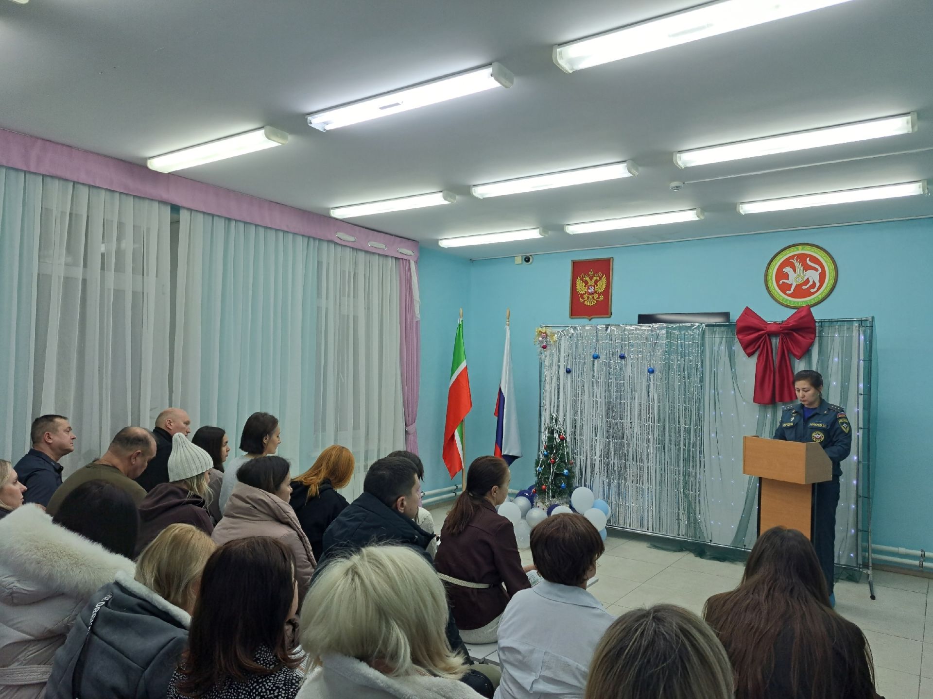 Безопасность и правовое просвещение обсудили на собрании в гимназии Менделеевска