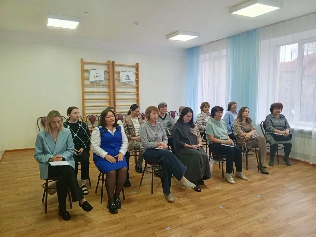 В «Сказке» Менделеевска проведён семинар по подготовке к конкурсу «Зелёный огонёк-2026»