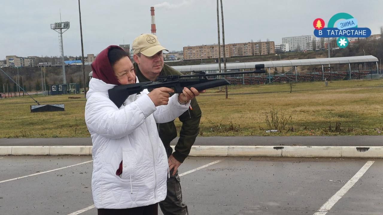 Активисты ТОС «Бондюжский» Менделеевска встречают #ЗимуВТатарстане активно