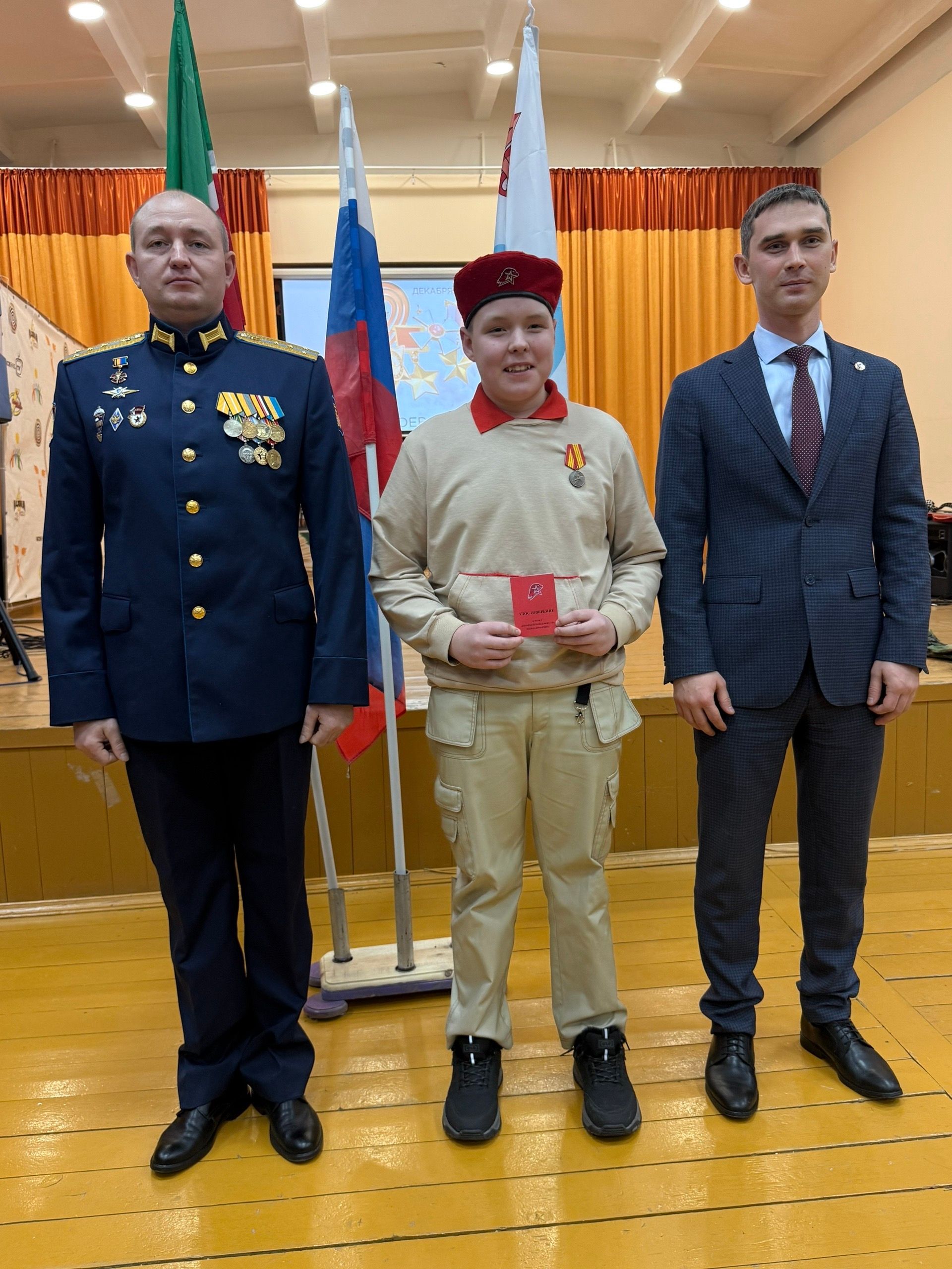 Юные патриоты Менделеевска встретились с героями в преддверии праздника