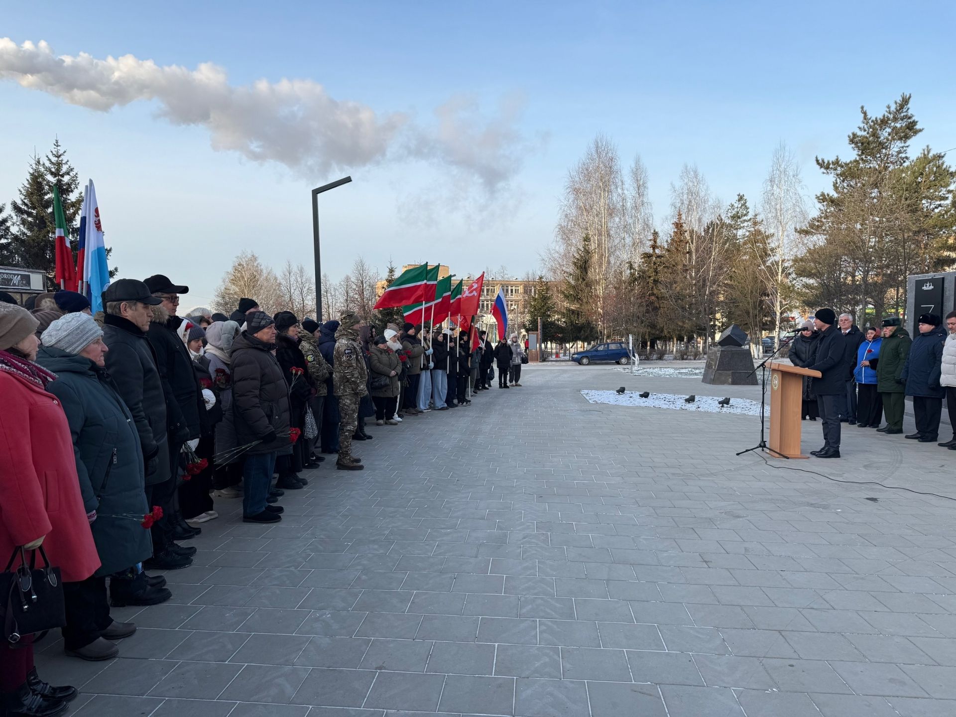 В Менделеевске почтили память Героев Отечества