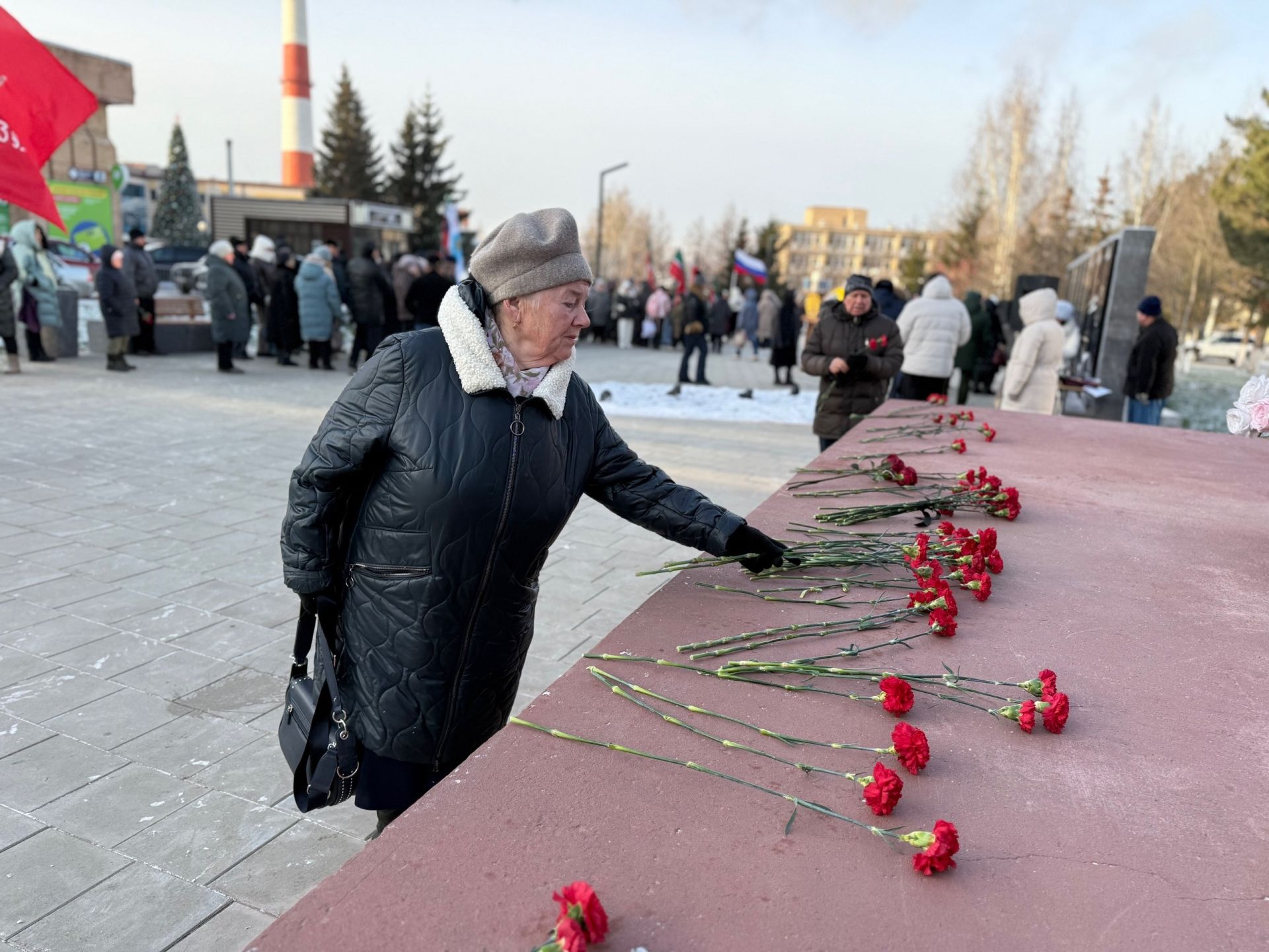 В Менделеевске почтили память Героев Отечества