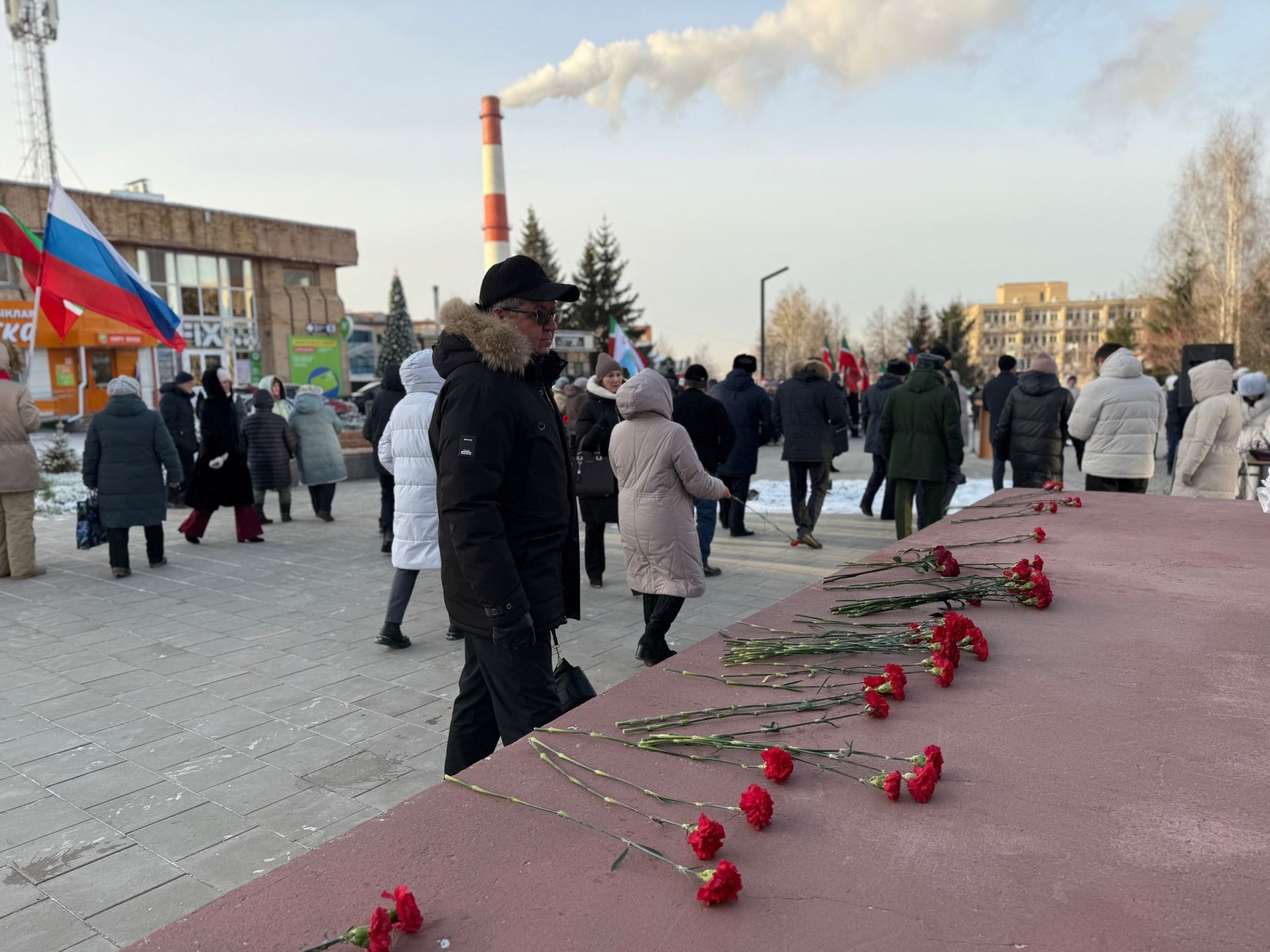 В Менделеевске почтили память Героев Отечества