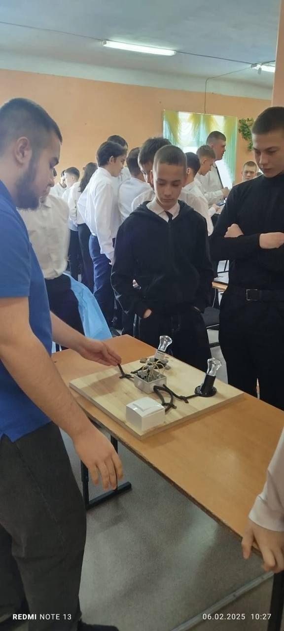 В Менделеевск на встречу со школьниками приехали HR специалист и студенты колледжа «Алабуга Политех»