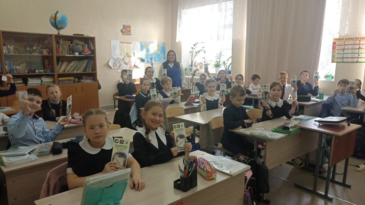 Урок безопасности: школьникам Менделеевска напомнили о ПДД