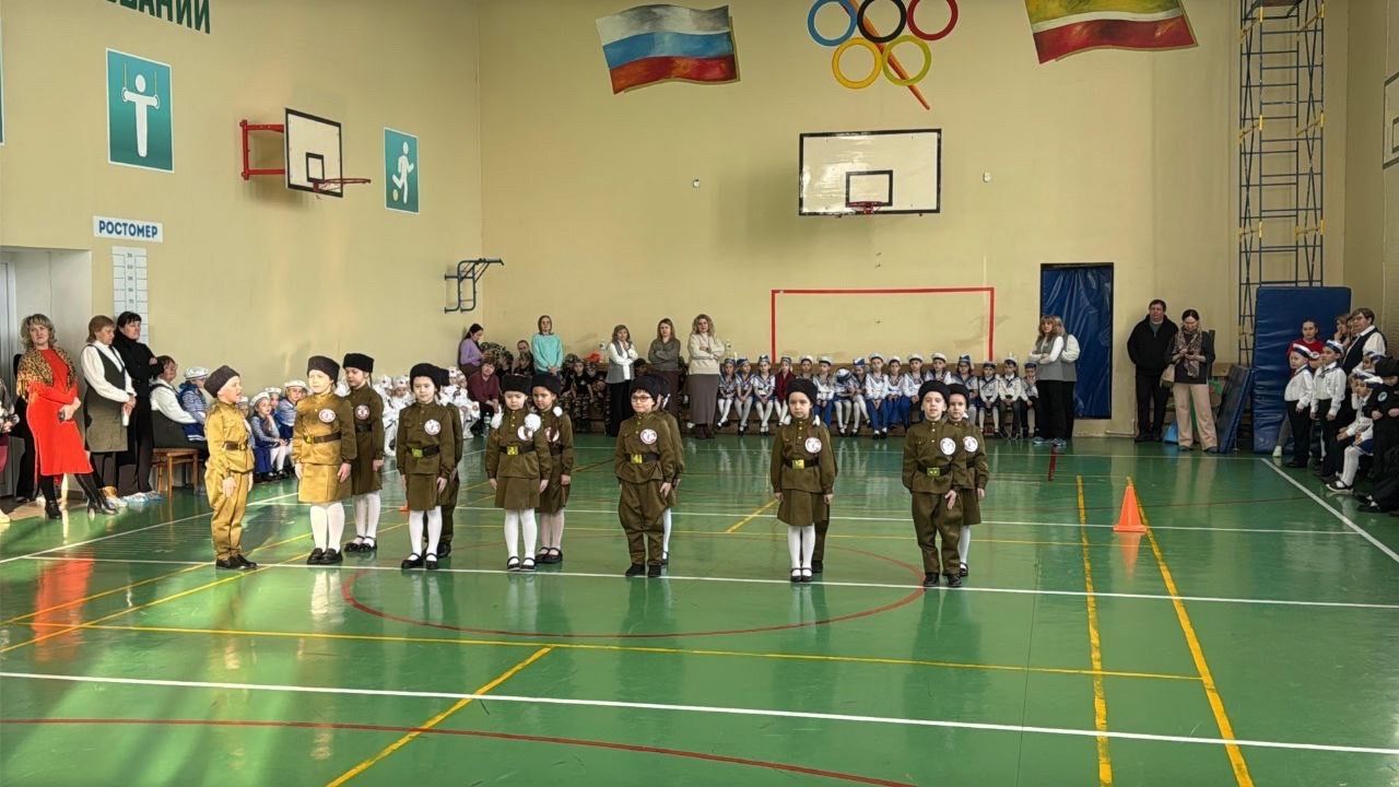 В Менделеевске прошёл традиционный городской смотр «Аты-баты шли солдаты!»
