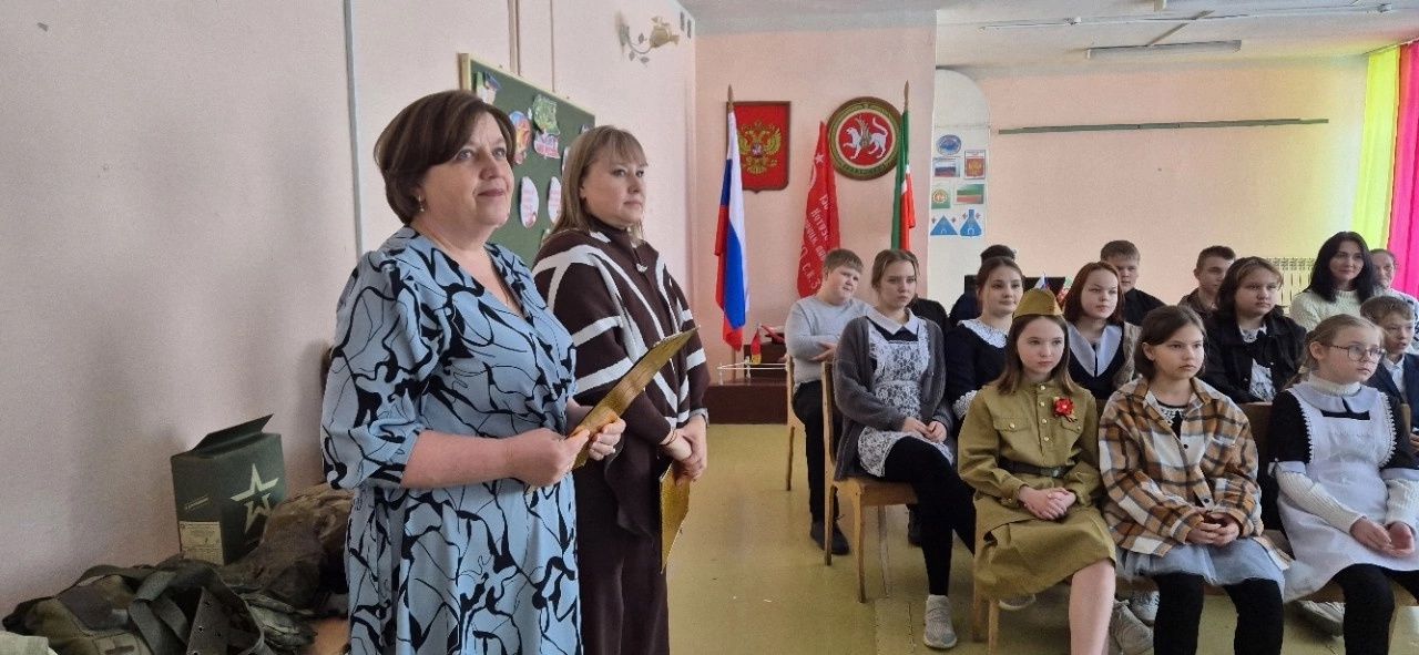 Эдуард Шарафиев провел урок мужества в школе Татарских Челнов