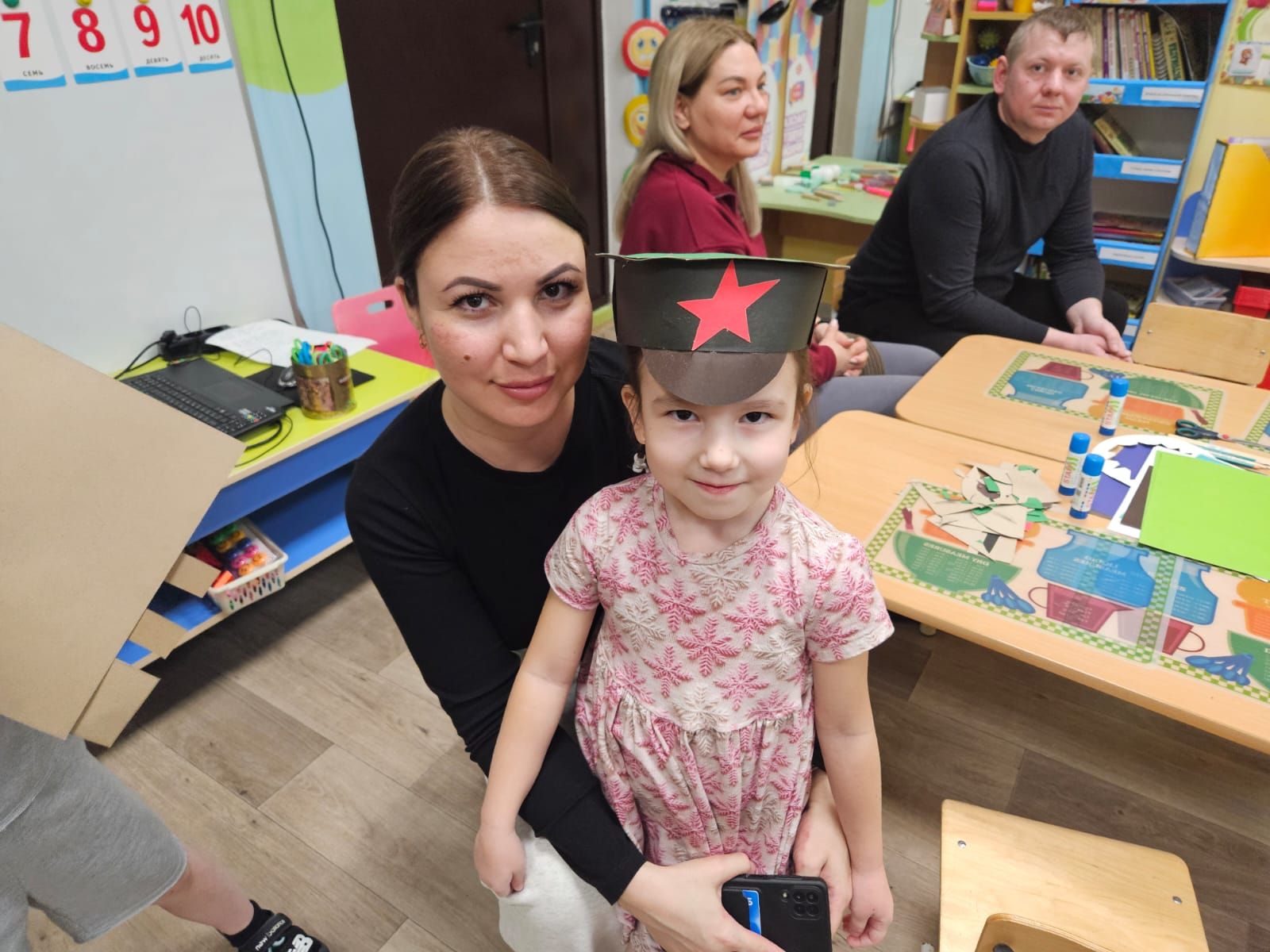 В детском саде «Планета детства» прошел мастер-класс «Для Вас, защитники Отечества»