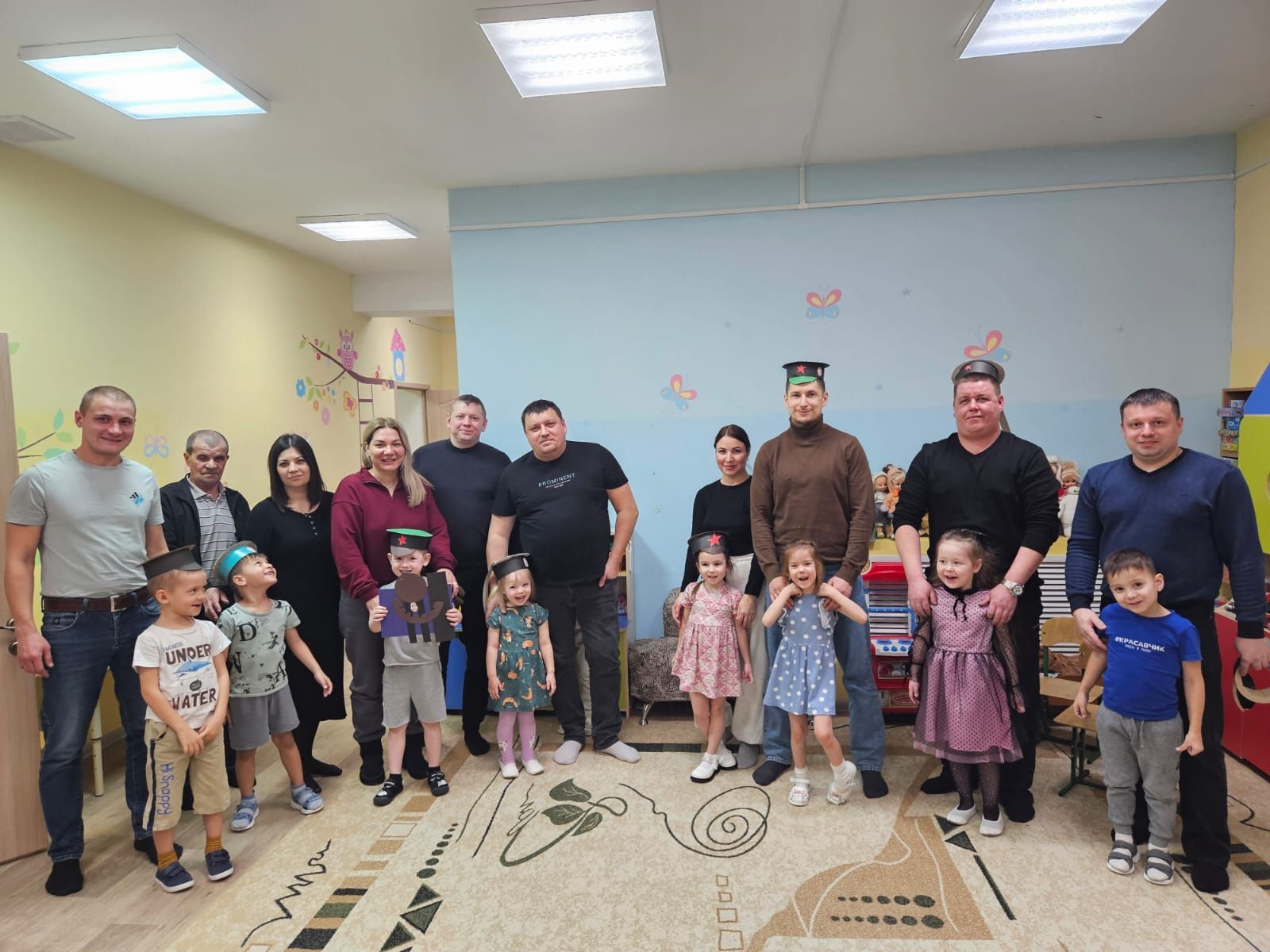 В детском саде «Планета детства» прошел мастер-класс «Для Вас, защитники Отечества»