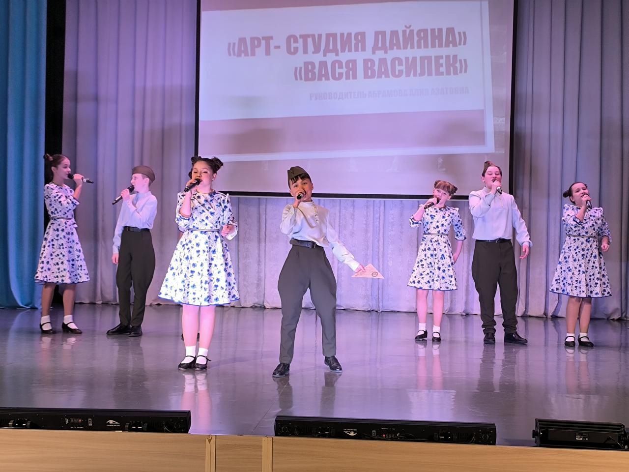 В Менделеевске прошел праздничный концерт «Я помню — значит я живу»
