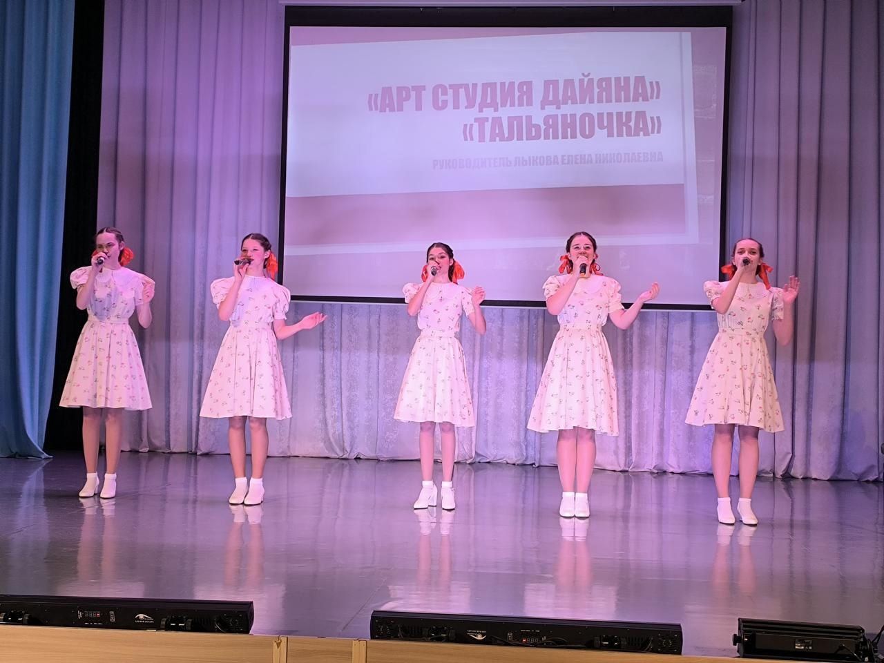 В Менделеевске прошел праздничный концерт «Я помню — значит я живу»