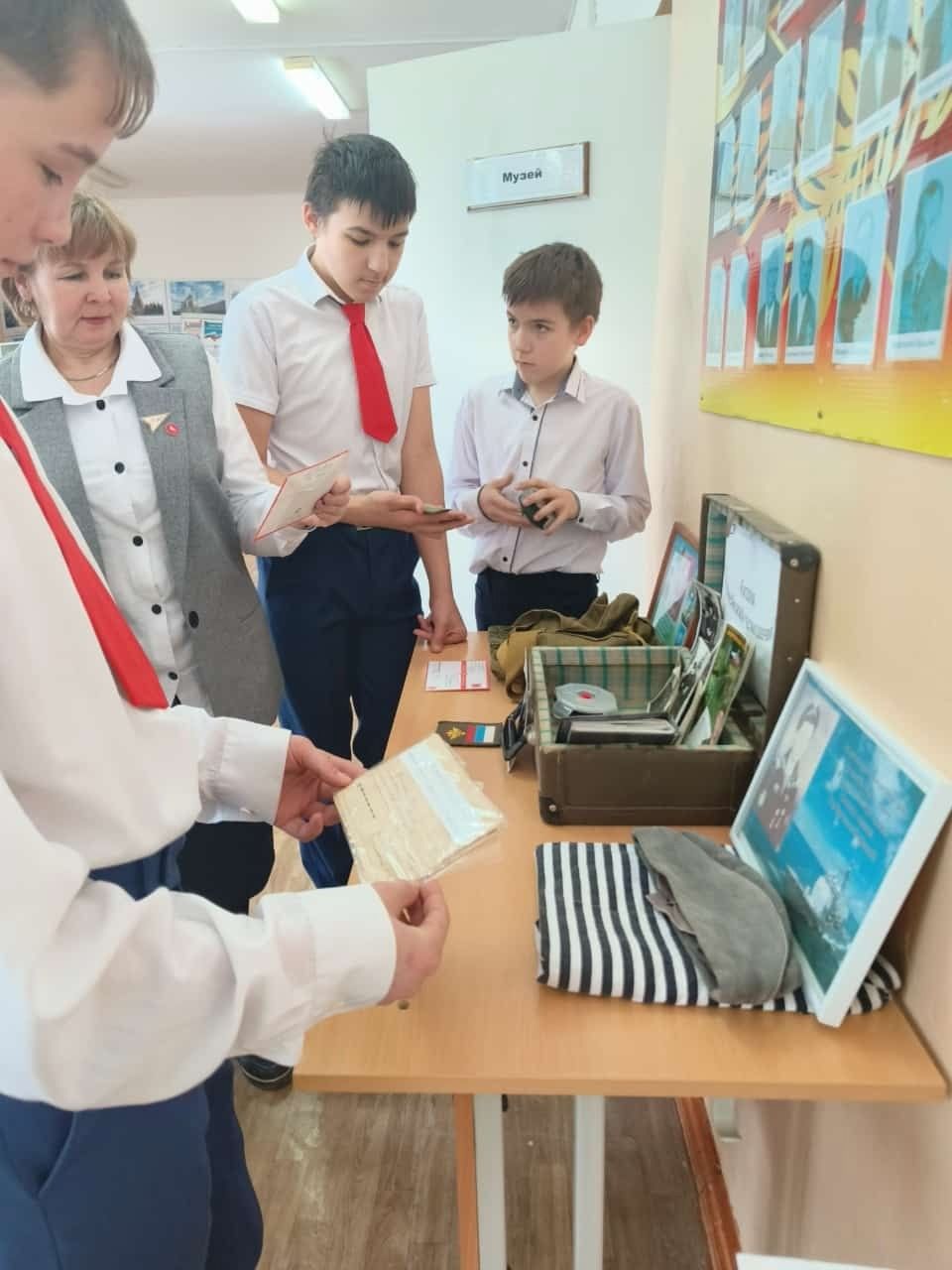 В Псеевской средней школе прошла акция «Армейский чемоданчик»