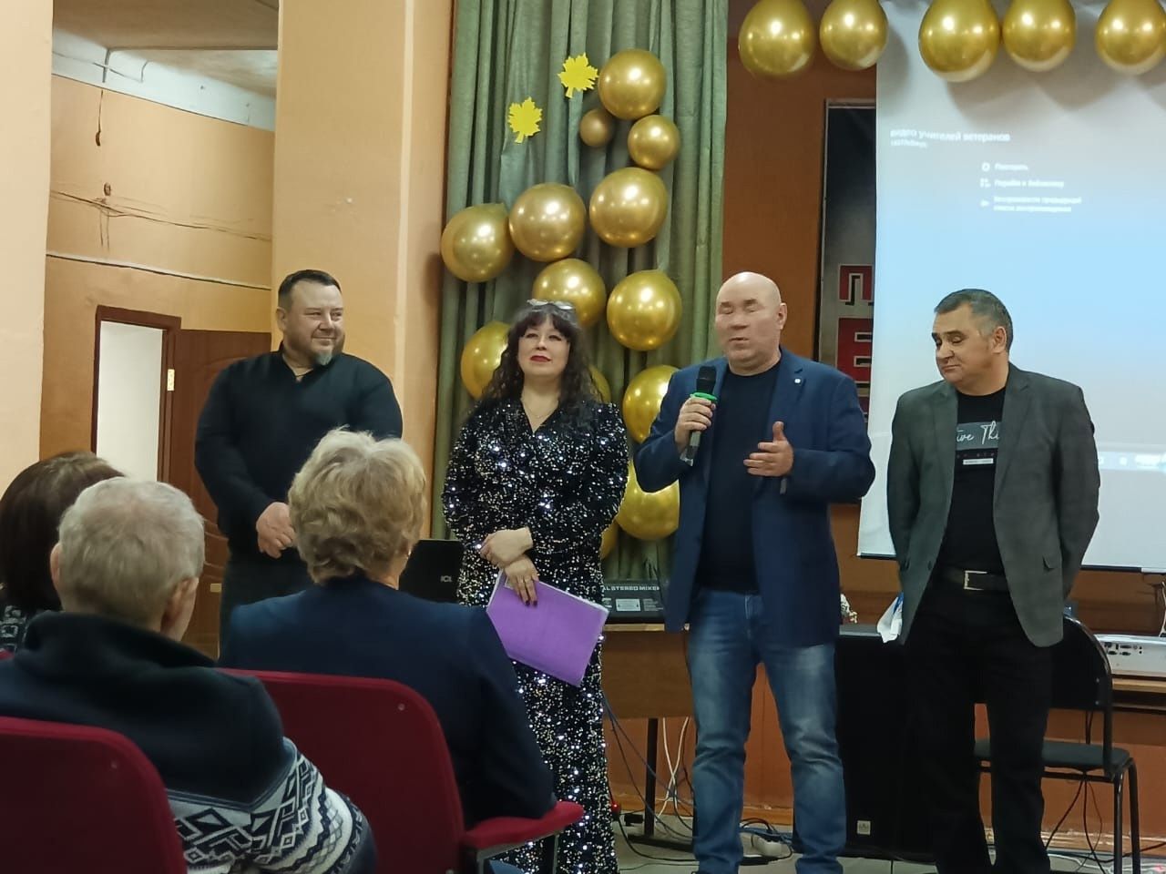 В СОШ № 4 Менделеевска состоялась встреча выпускников