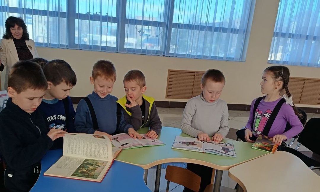 Воспитанники детского сада «Крепыш» посетили детскую библиотеку Менделеевска