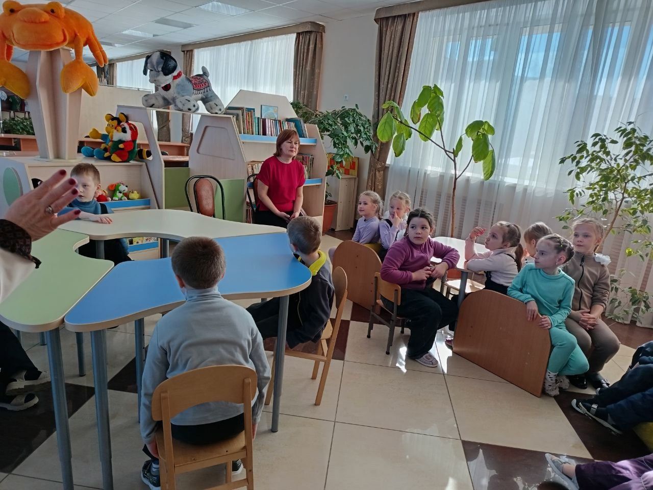 Воспитанники детского сада «Крепыш» посетили детскую библиотеку Менделеевска
