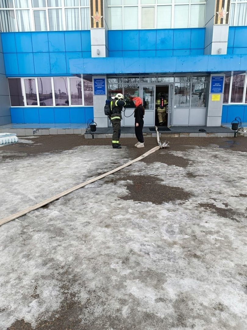 В Менделеевске проведена плановая учебная тренировка по эвакуации персонала и отработке действий при условном пожаре