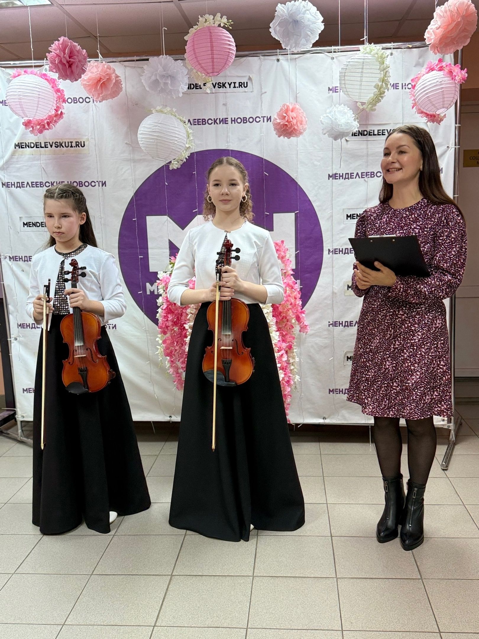 В «Менделеевских новостях» наградили победителей конкурса рисунков и поделок «Весенний подарок маме, бабушке»