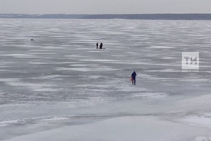 Весна наступает: лед на водоемах Татарстана становится опасным