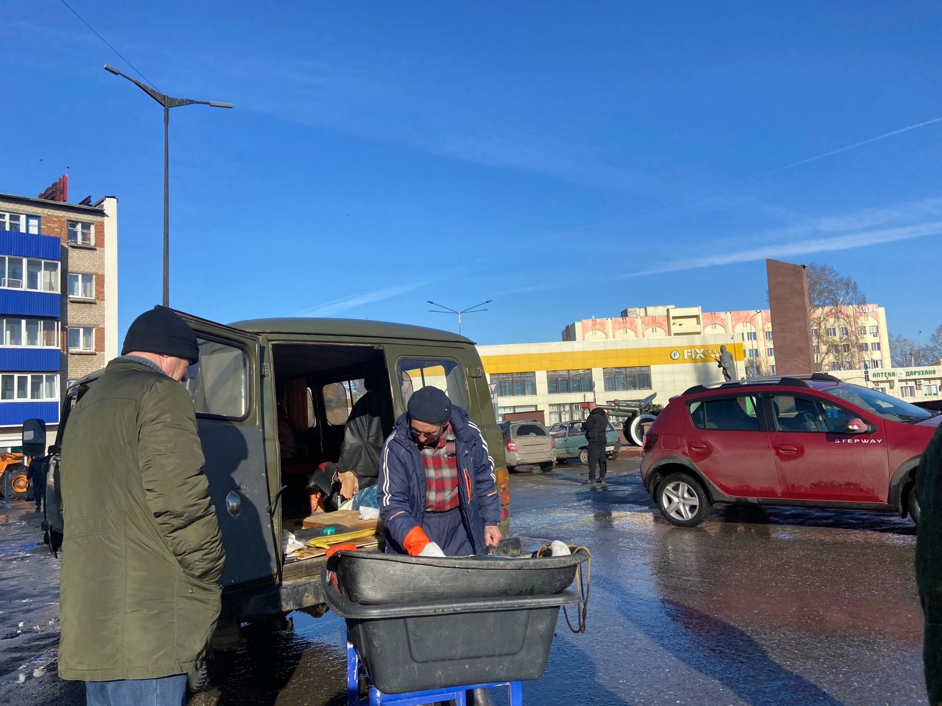 В Менделеевске состоялась первая весенняя ярмарка