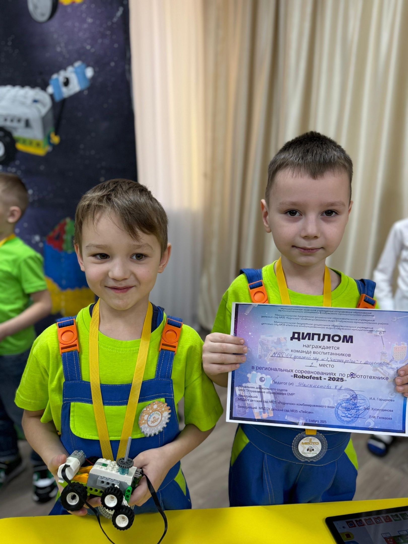 «РобоГики» из Менделеевска завоевали 2-е место на региональном соревновании «Robofest-2025»