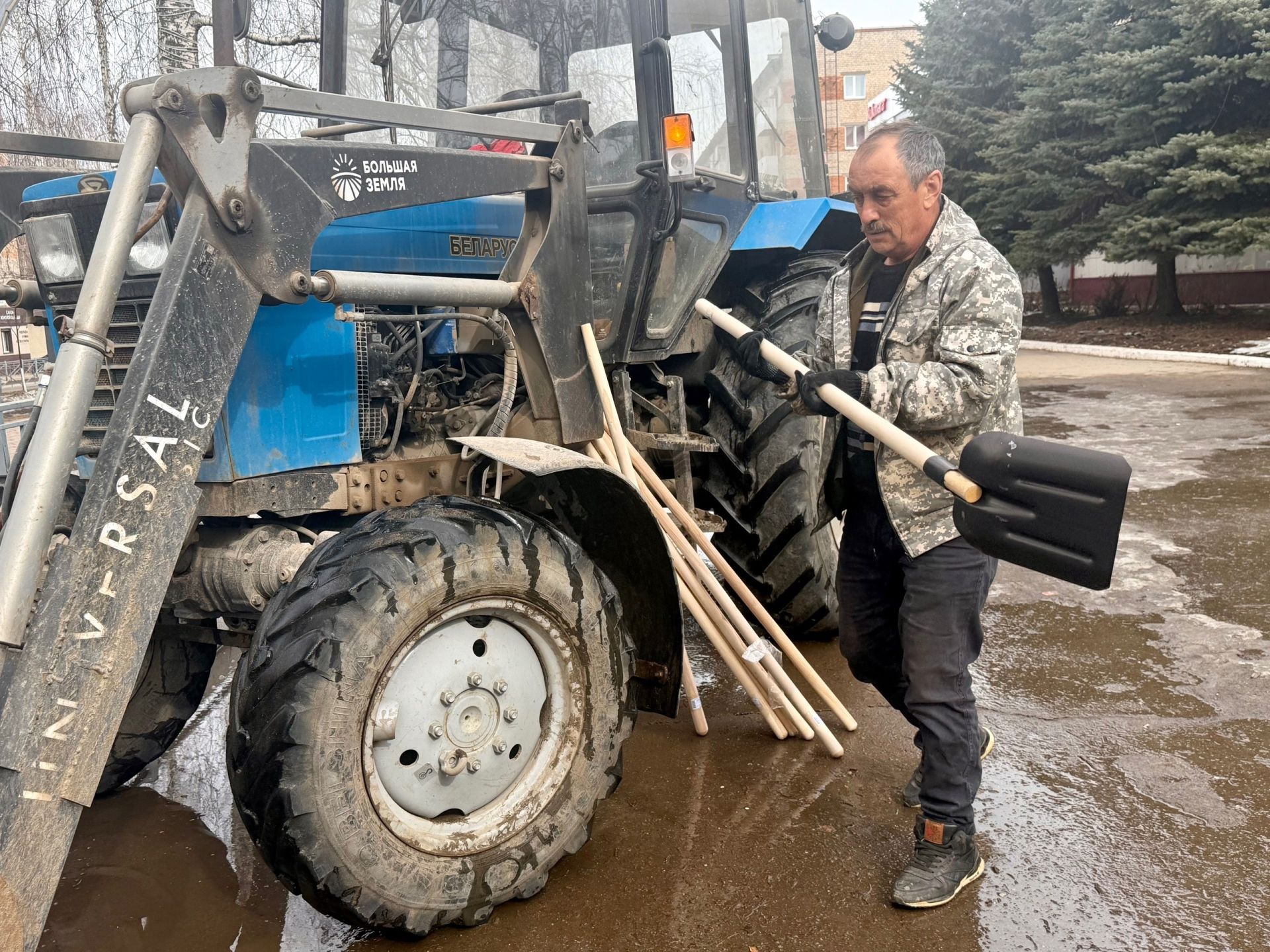 Жители Менделеевска вышли на первый весенний средник