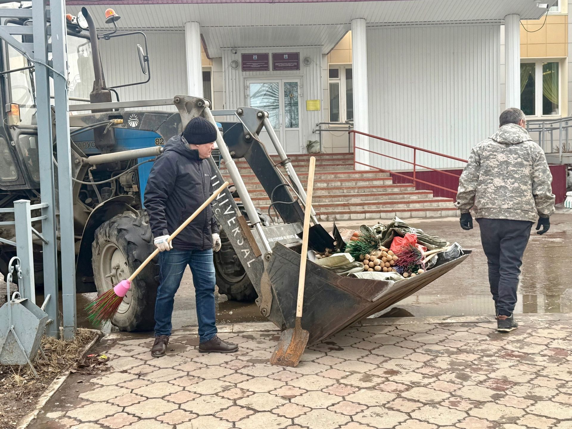 Жители Менделеевска вышли на первый весенний средник
