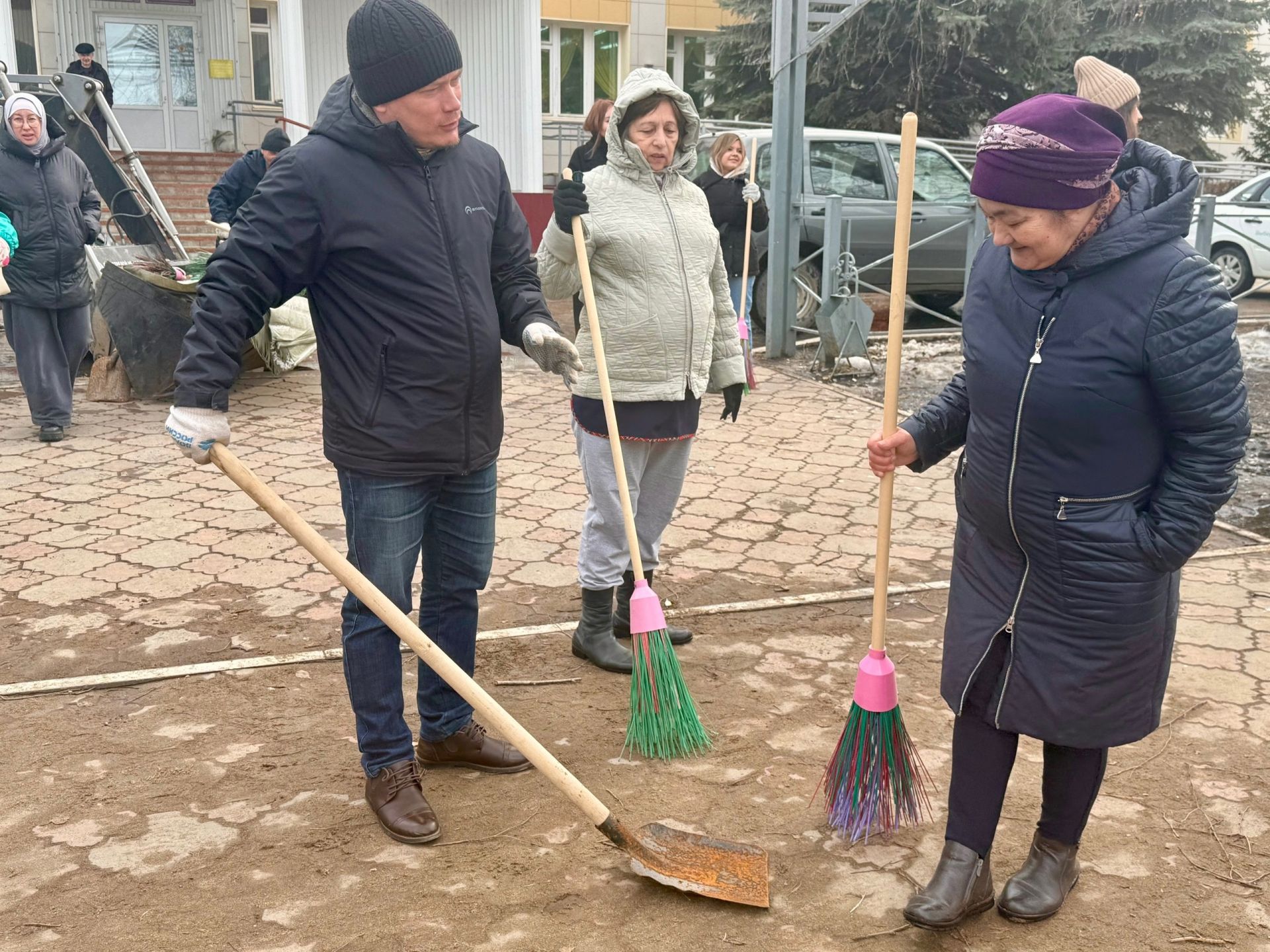 Жители Менделеевска вышли на первый весенний средник