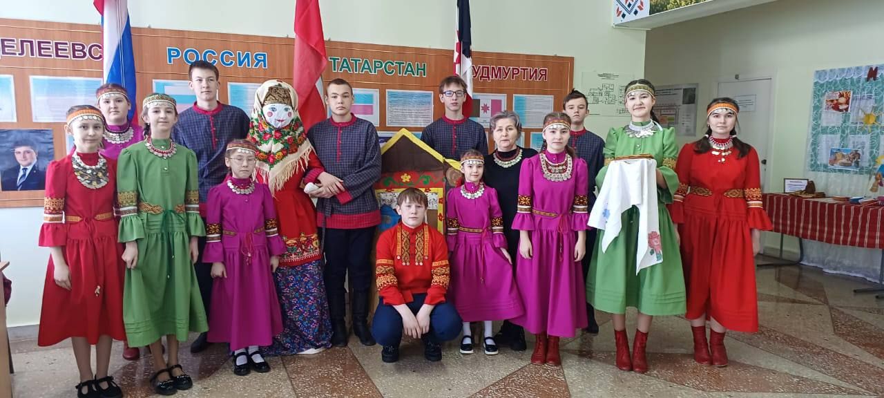 В Енабердинской школе прошел фестиваль культурного единства
