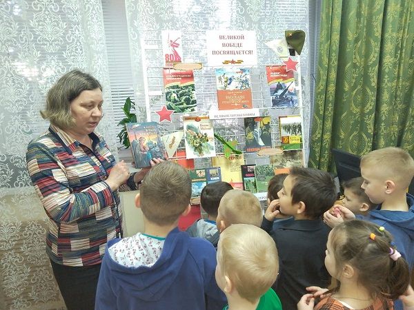 Воспитанники приюта «Камские зори» Менделеевска приняли участие в акции «Читаем книги о войне»