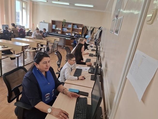 В Менделеевске определили лучшую IT-семью на чемпионате «Связь поколений»