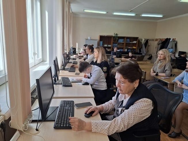 В Менделеевске определили лучшую IT-семью на чемпионате «Связь поколений»