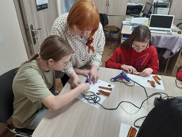 В социальном приюте «Камские зори» прошел патриотический мастер-класс