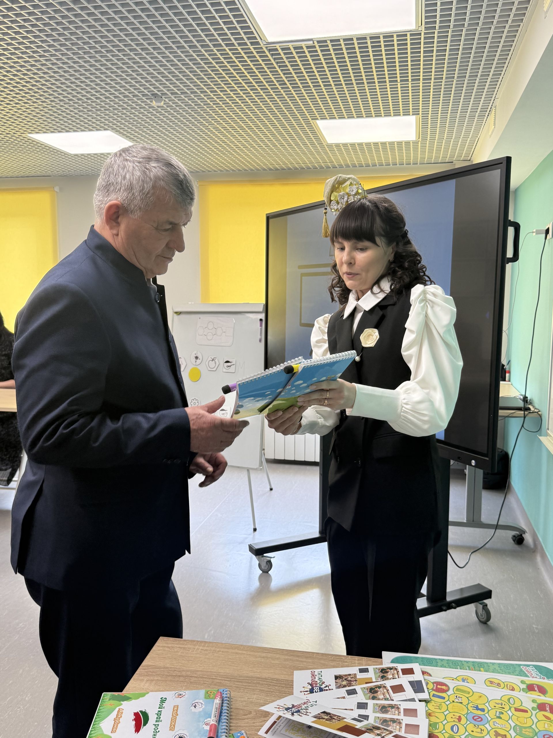 В Менделеевске школьникам вручили удостоверения Малой академии наук