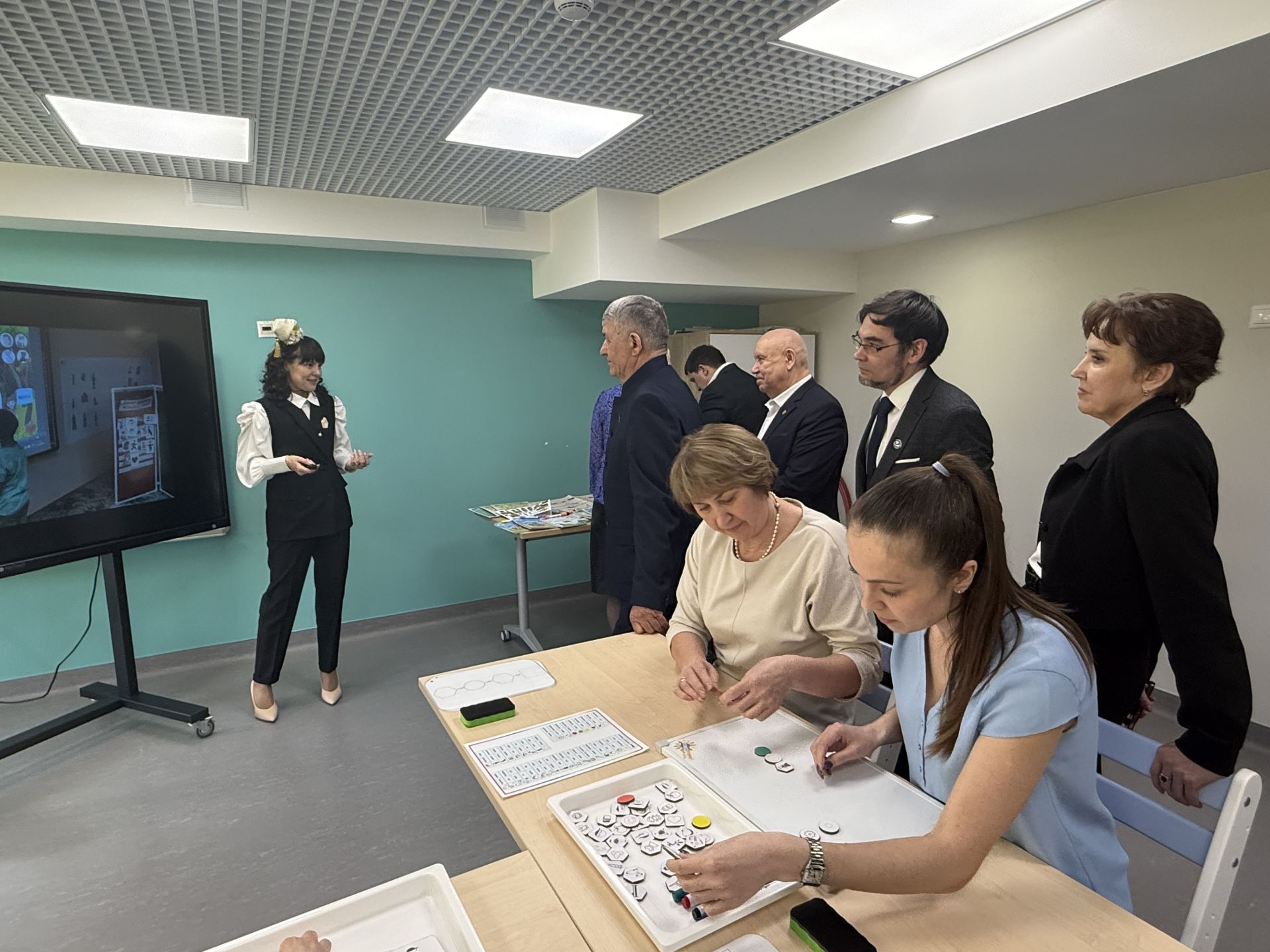 В Менделеевске школьникам вручили удостоверения Малой академии наук