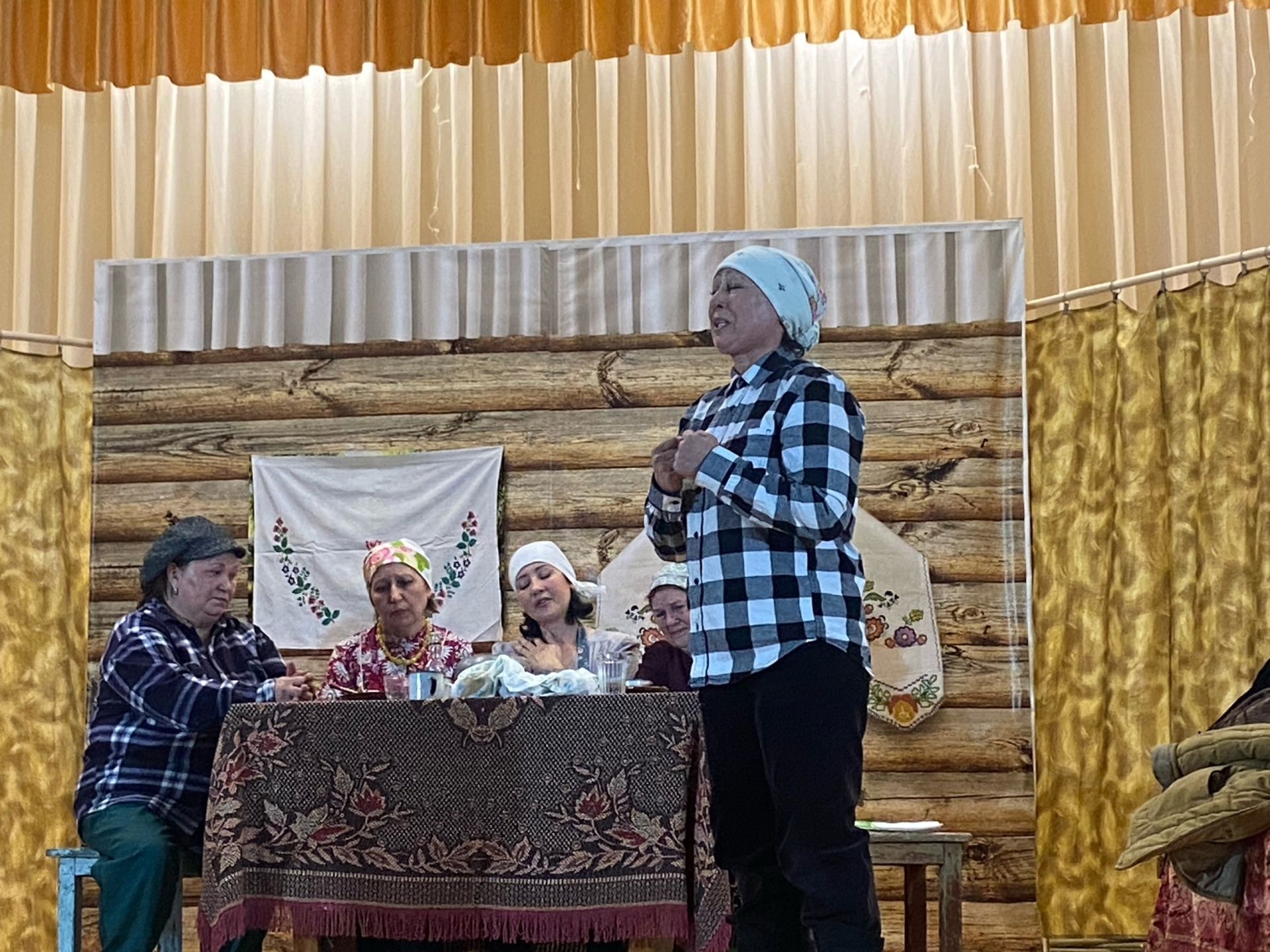 Народный театр «Елмай» Бизякинского СДК показал премьеру спектакля