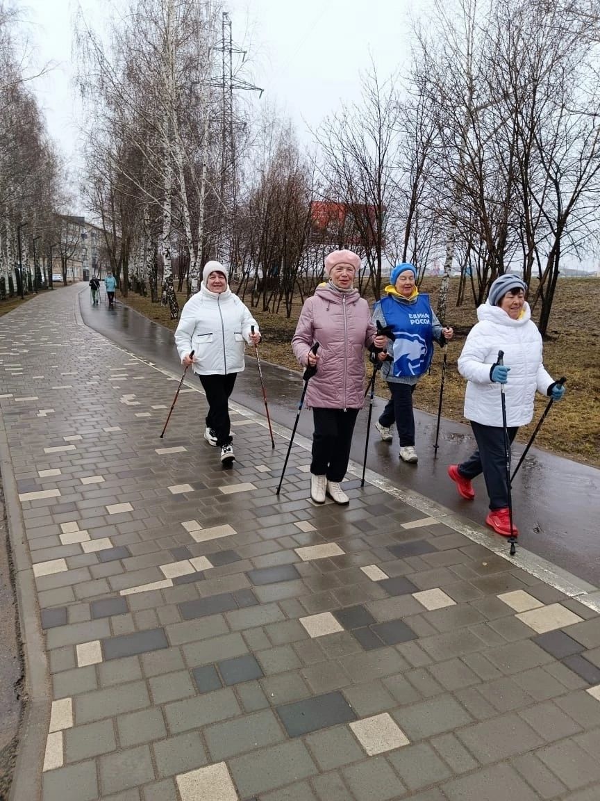 Активисты Менделеевска присоединились к всероссийской акции «10 000 шагов к жизни»