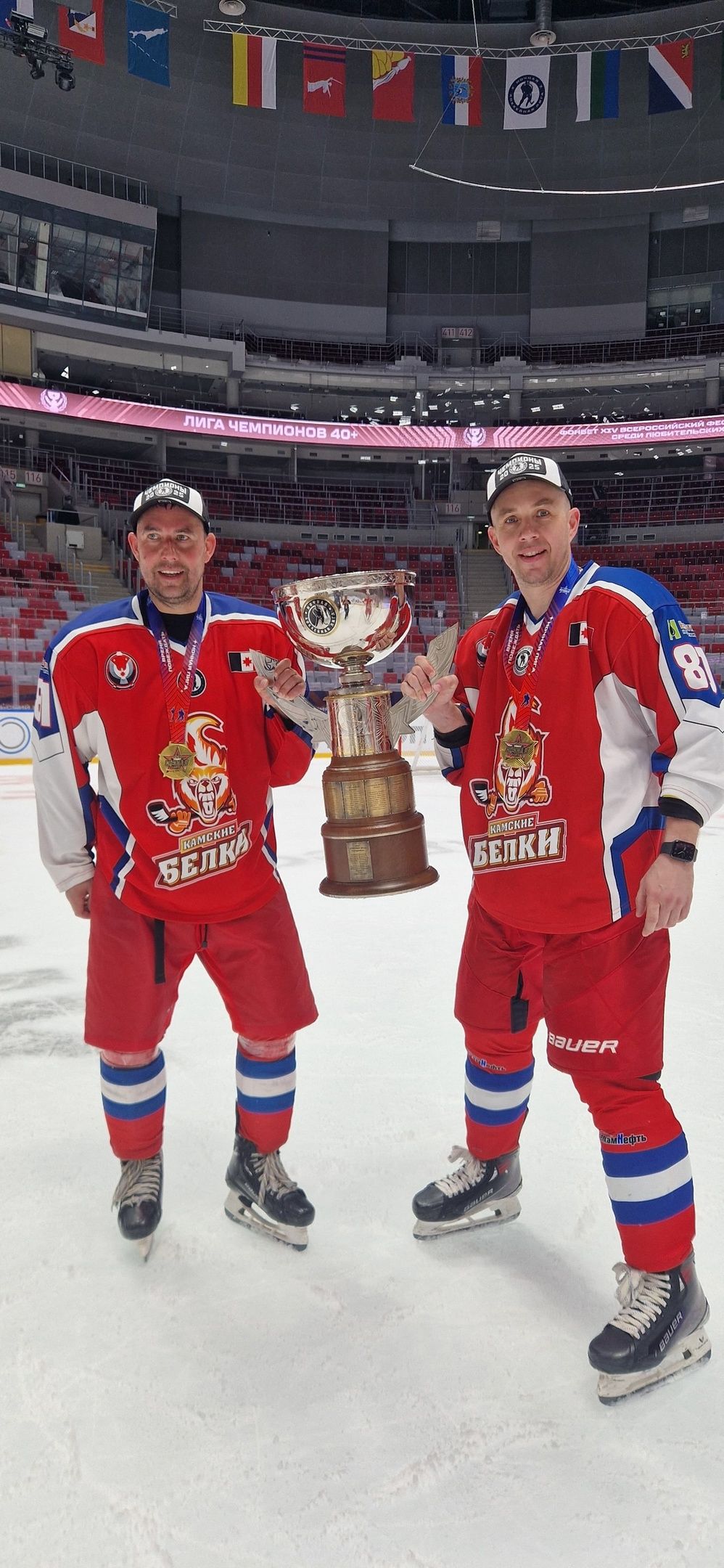 Тренер команды «Айсберг» Марсель Багаутдинов стал чемпионом Лиги Чемпионов 40+