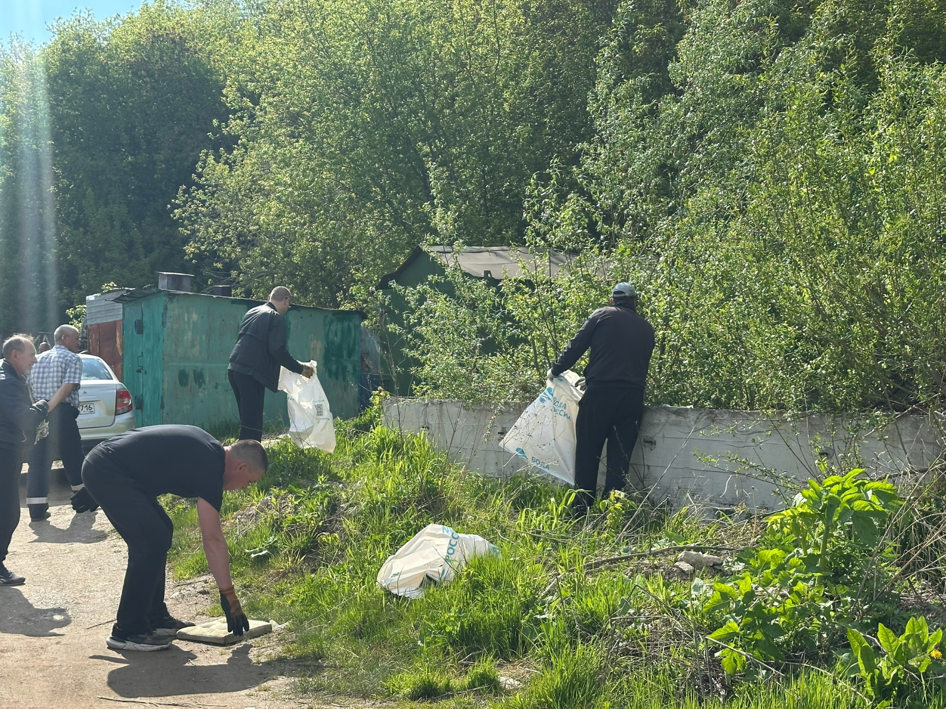 Жители Менделеевска очистили берег Камы в рамках акции «Вода России»