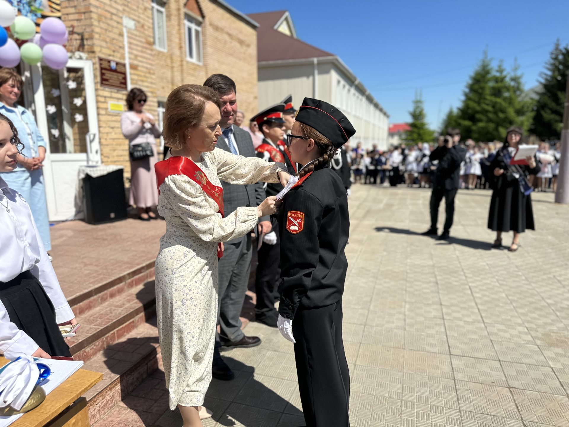 Последние звонки прозвучали во всех школах Менделеевска