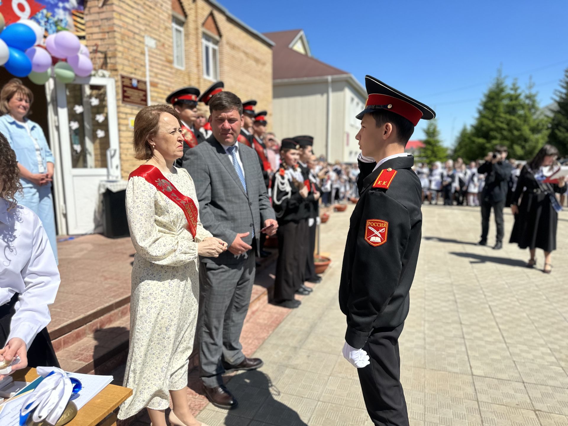 Последние звонки прозвучали во всех школах Менделеевска