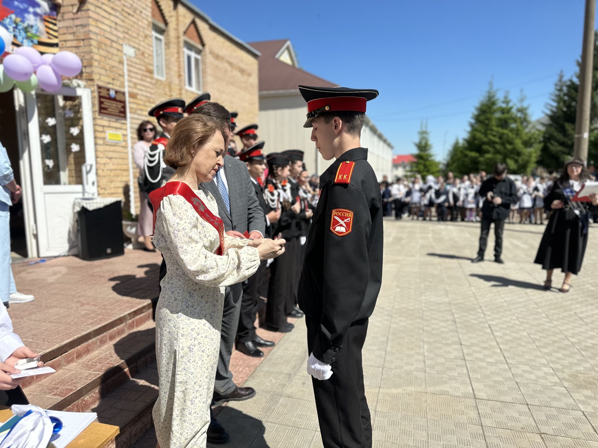 Последние звонки прозвучали во всех школах Менделеевска