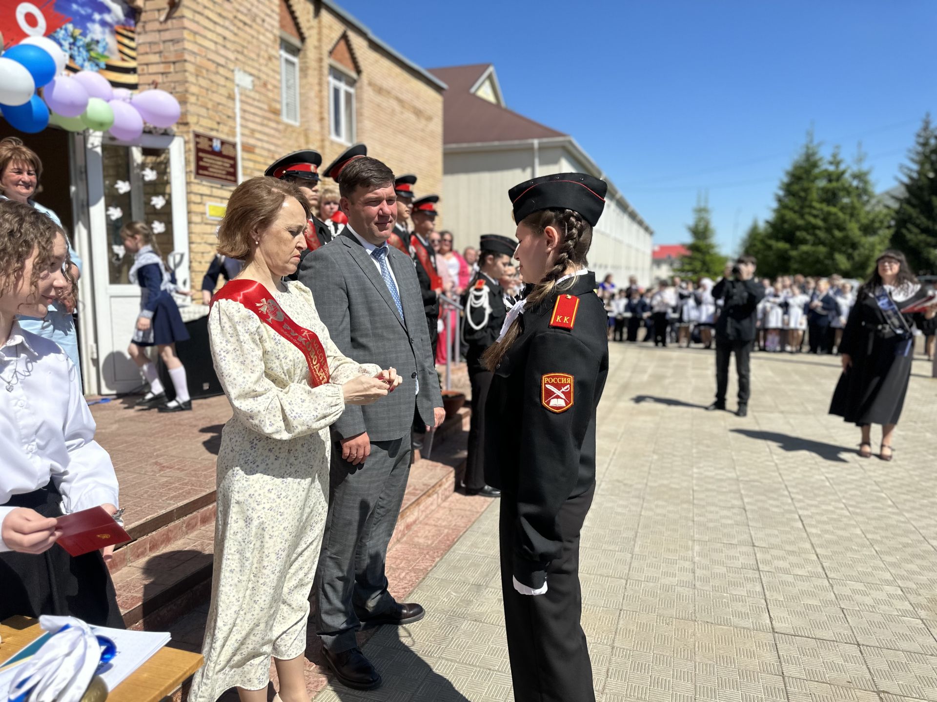 Последние звонки прозвучали во всех школах Менделеевска