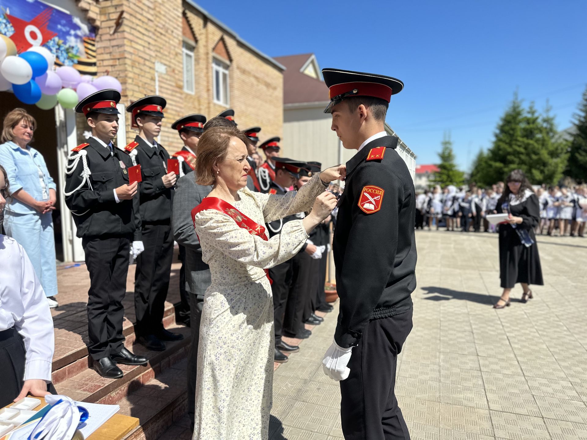 Последние звонки прозвучали во всех школах Менделеевска
