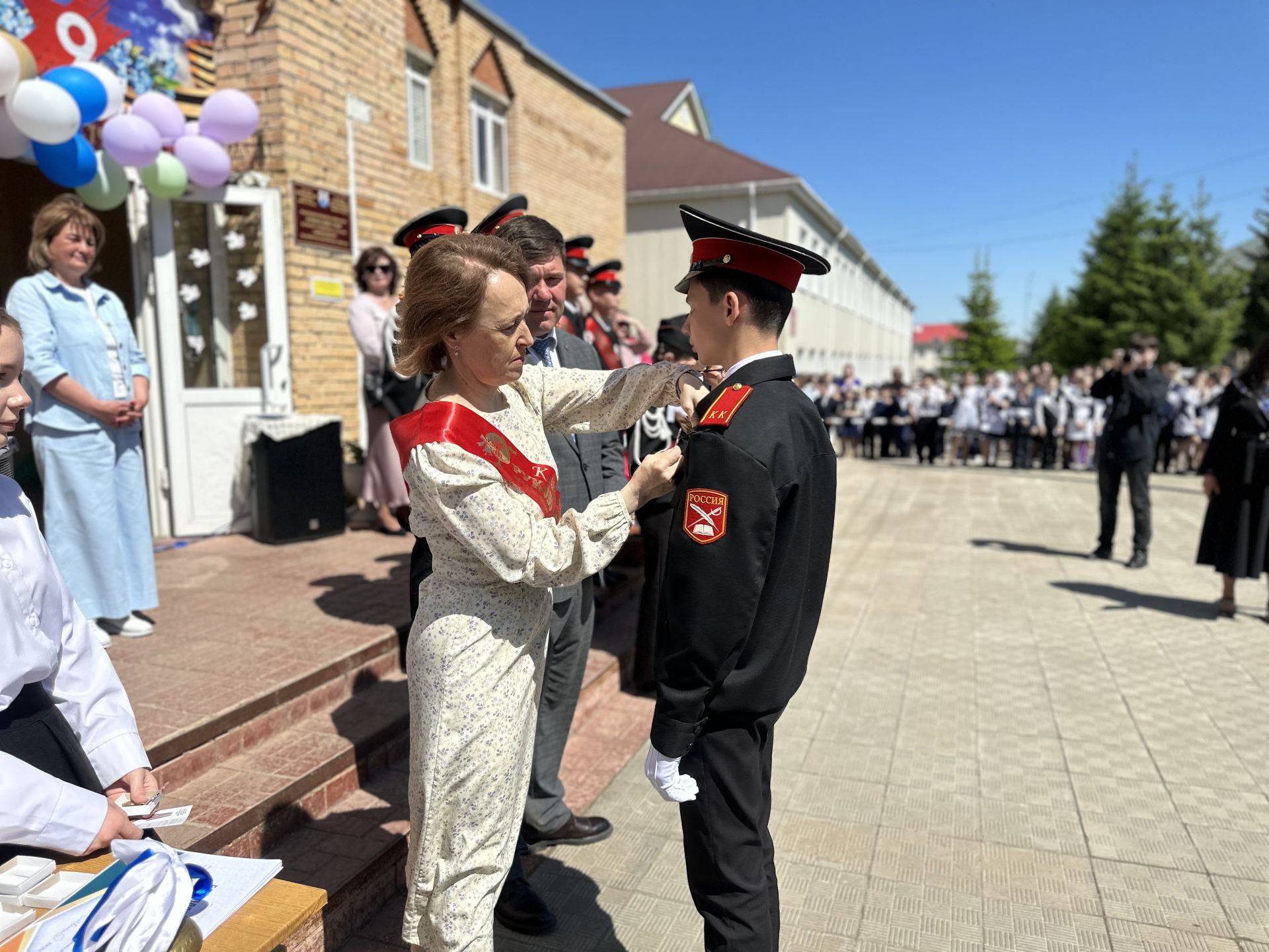 Последние звонки прозвучали во всех школах Менделеевска