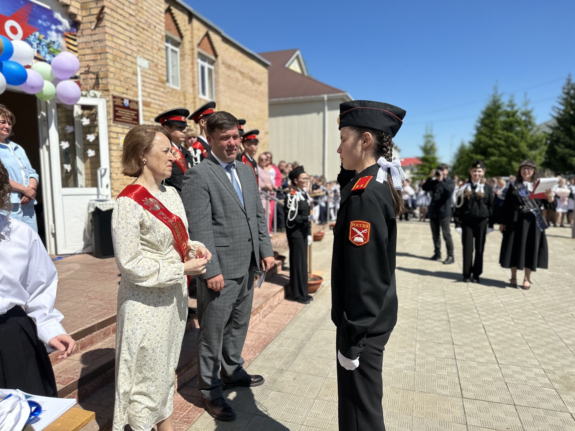 Последние звонки прозвучали во всех школах Менделеевска