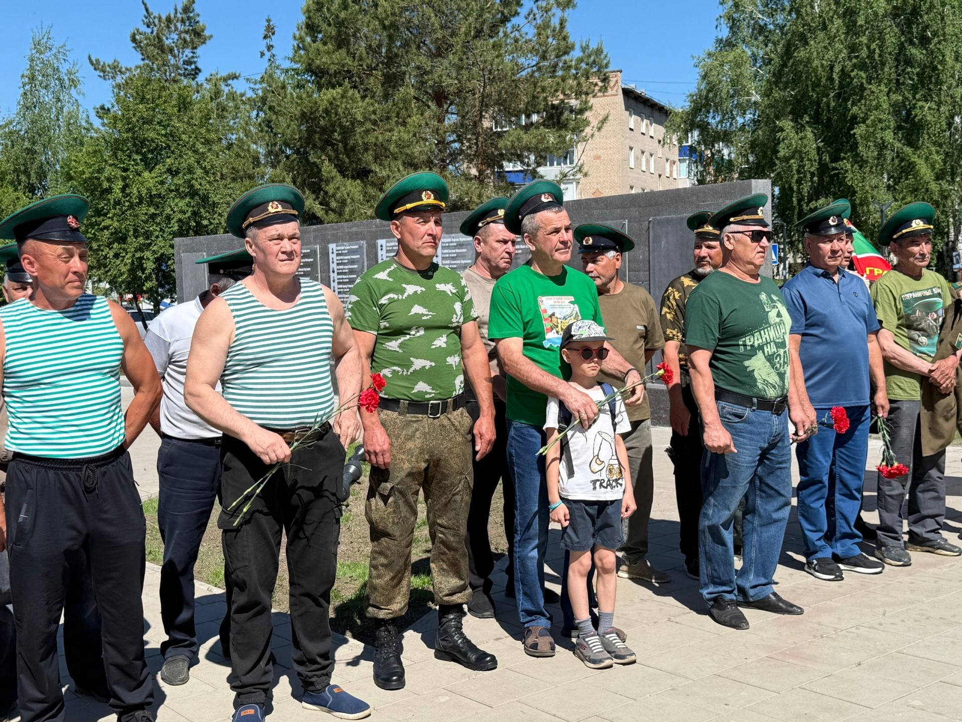 Менделеевские пограничники приняли поздравления в связи с профессиональным праздником
